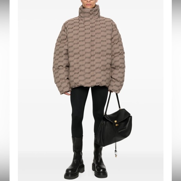 Men's Balenciaga logo-pattern quilted padded jacket Bb monogram
size 54 XXL - Picture 2 of 8